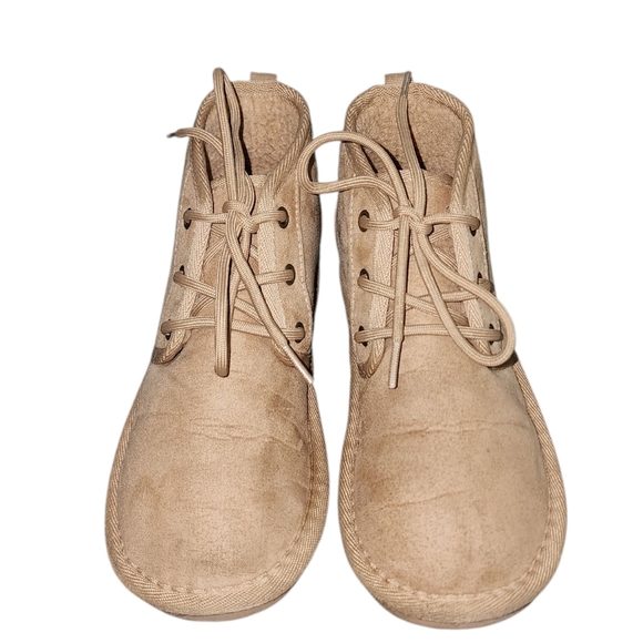 🥾Boys Size 1 Children's Place Boots🥾 - Picture 1 of 6